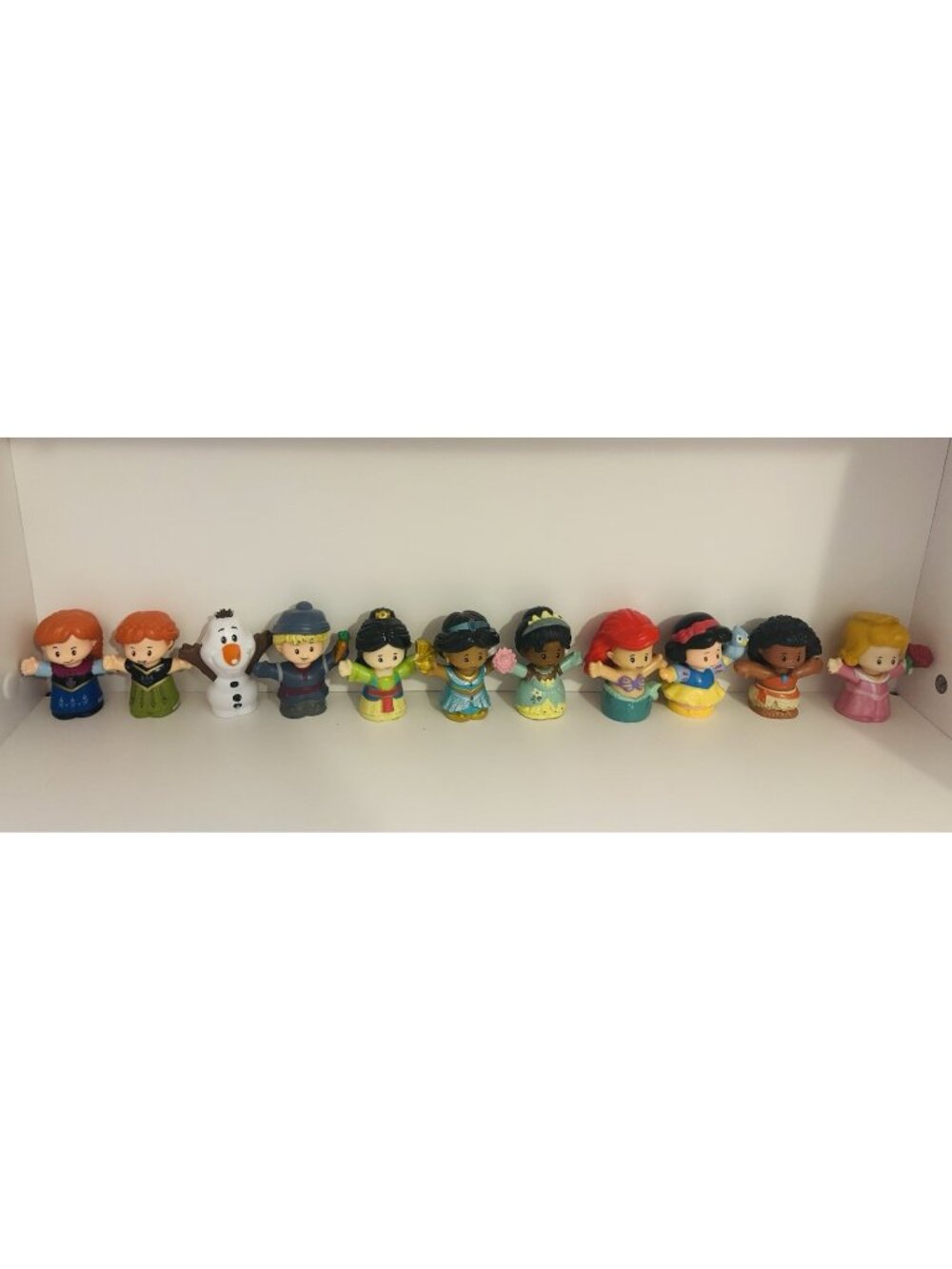 Lot Of 11 Fisher Price Little People Disney Princesses And Disney Frozen Dolls